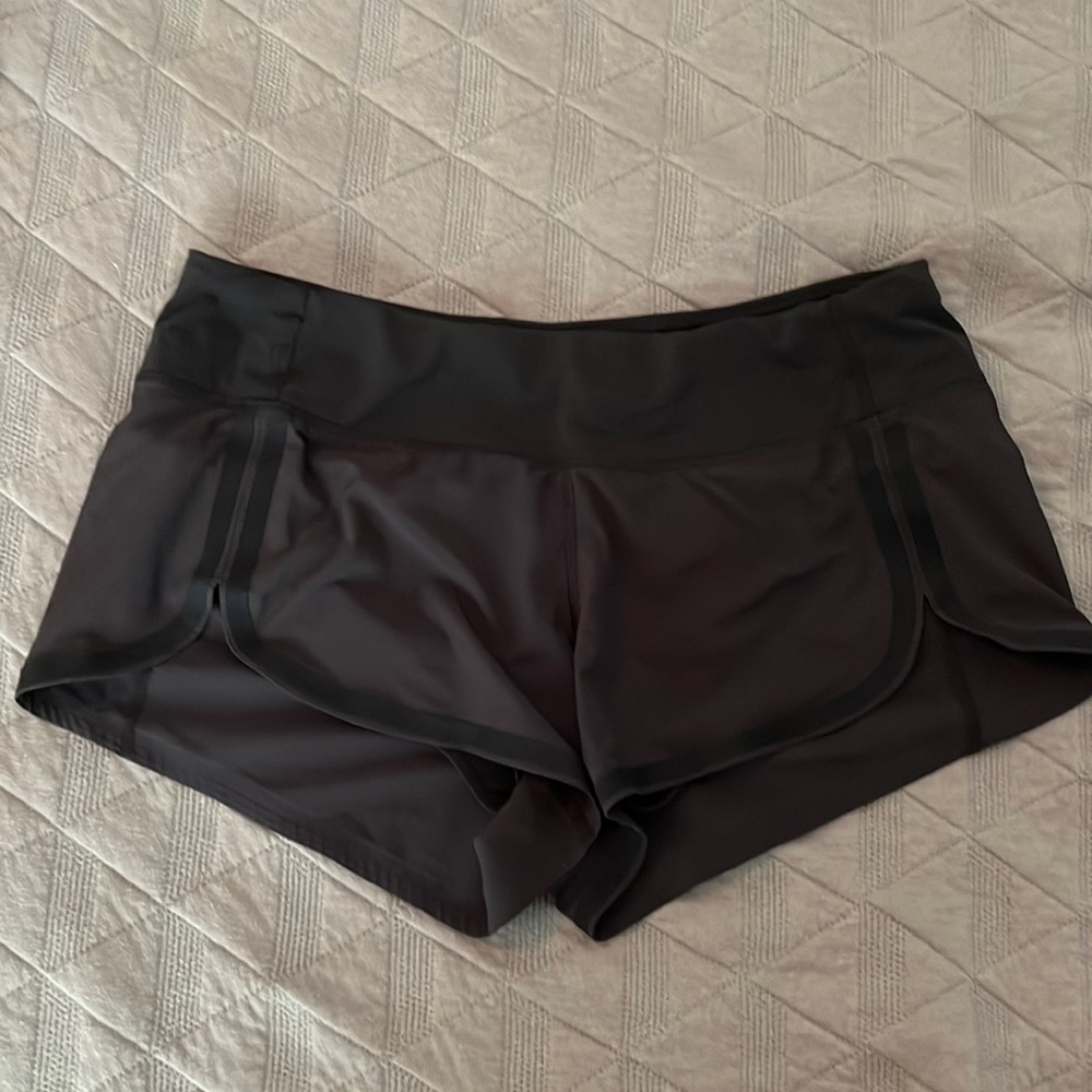 Lululemon shorts size 8